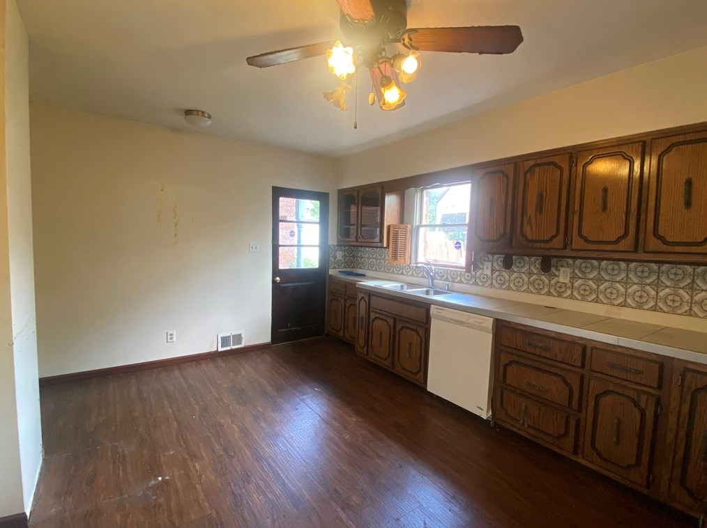 611 3 St, Monroeville PA 15140-1518 exterior