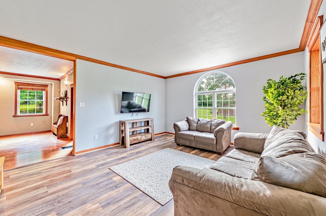 14381 Rdg Rd, North Huntingdon PA 15642-2808 exterior