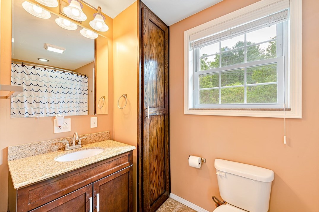 14381 Rdg Rd, North Huntingdon PA 15642-2808 exterior