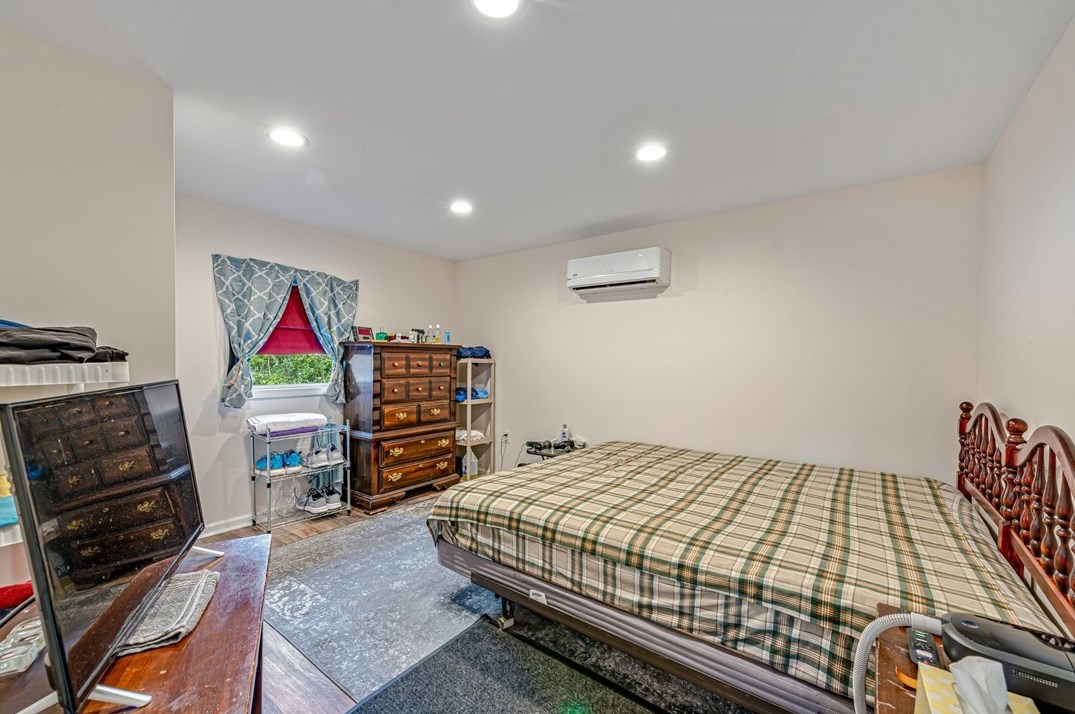 14381 Rdg Rd, North Huntingdon PA 15642-2808 exterior