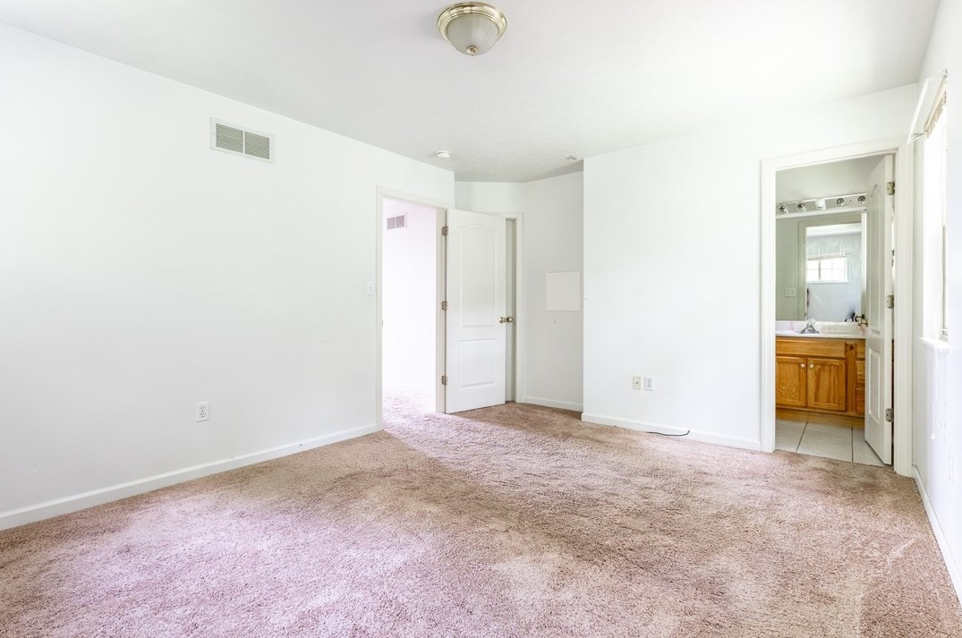 2206 Hyer Ave, North Versailles PA 15137-1182 exterior