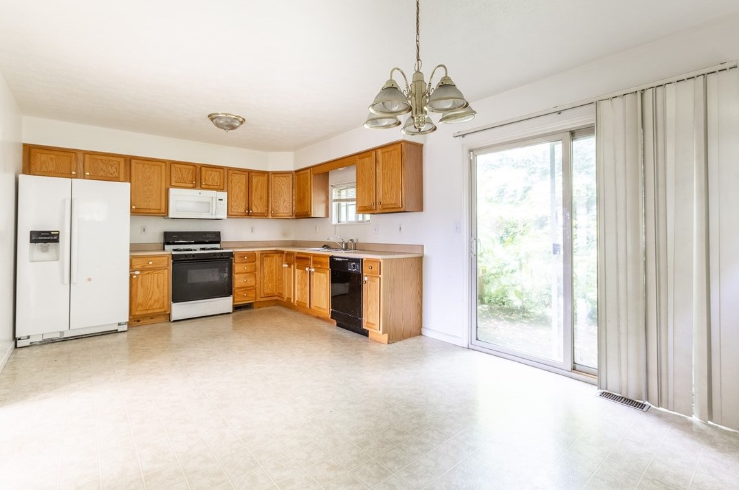 2206 Hyer Ave, North Versailles PA 15137-1182 exterior