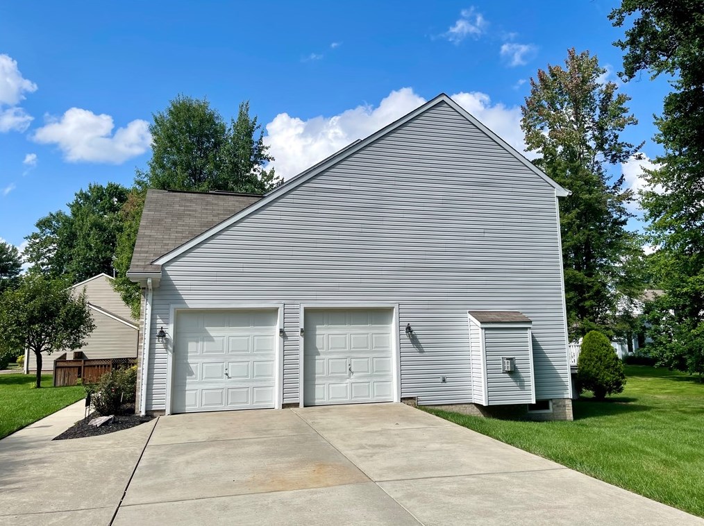 3320 Long Branch Dr, New Castle PA  16105-2926 exterior