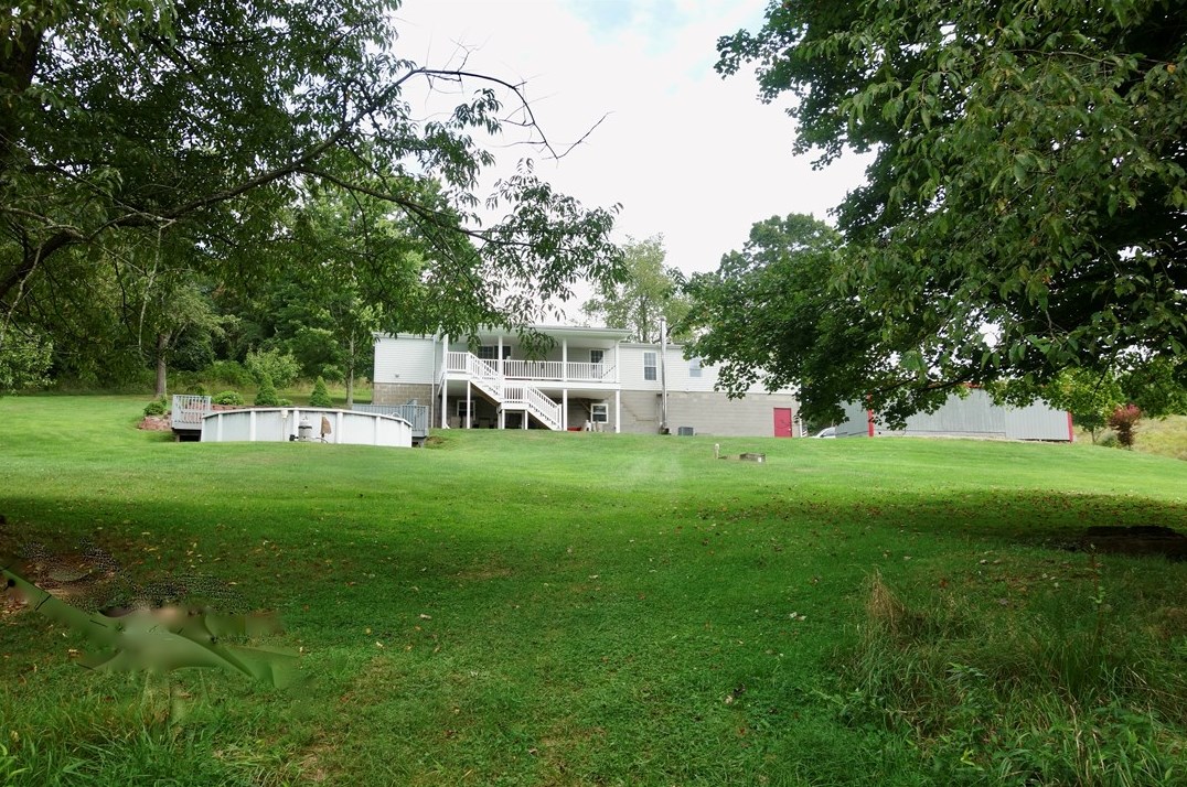 1230 Mounts Rd, Washington PA 15301-8540 exterior