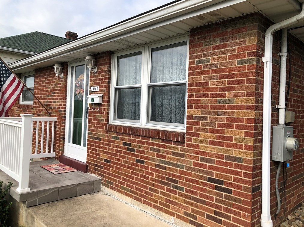 1040 Mace St, Greensburg PA  15601-4857 exterior