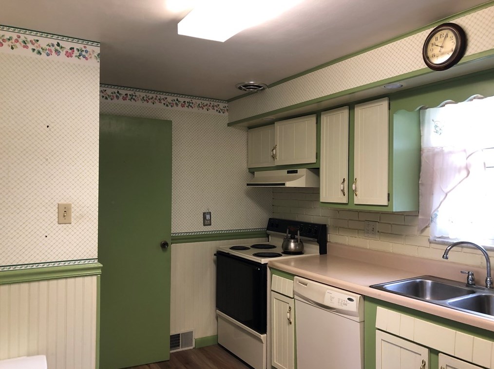 1040 Mace St, Greensburg PA  15601-4857 exterior