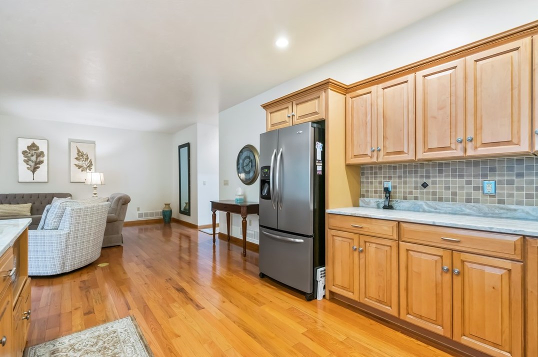 313 Brandywine Dr, North Huntingdon PA 15642-9225 exterior