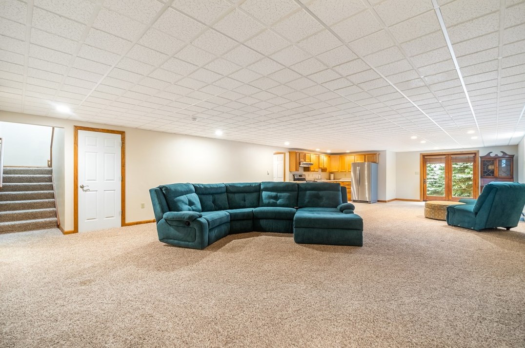 313 Brandywine Dr, North Huntingdon PA 15642-9225 exterior