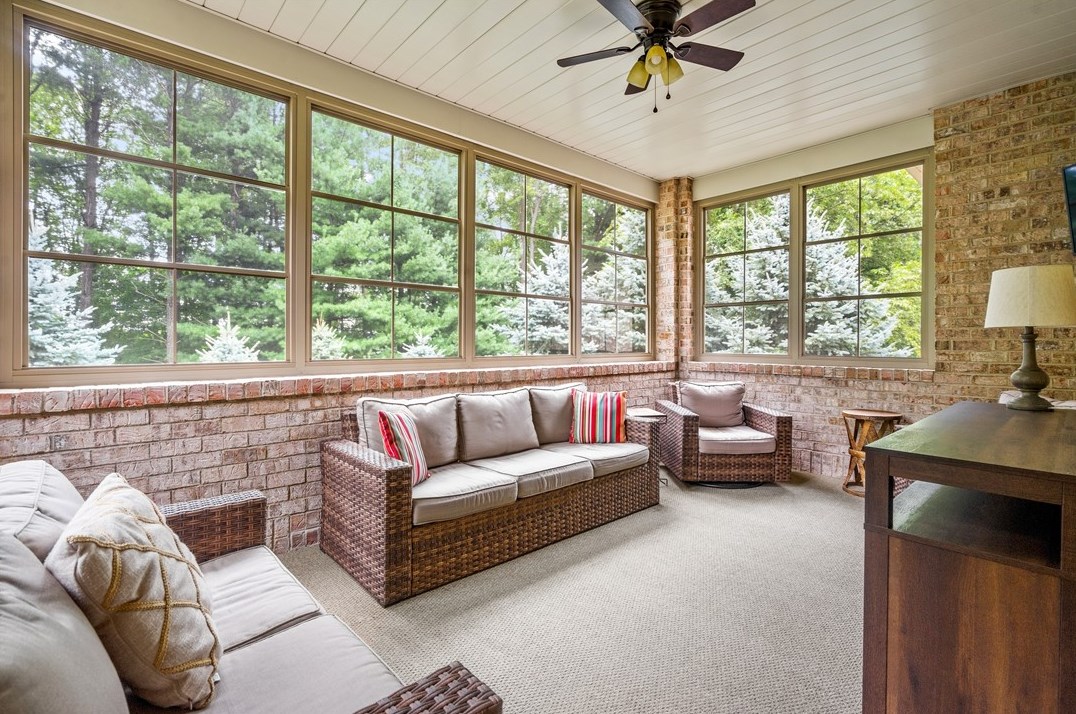 313 Brandywine Dr, North Huntingdon PA 15642-9225 exterior