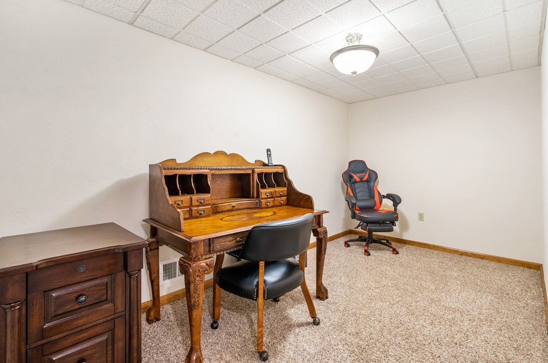 313 Brandywine Dr, North Huntingdon PA 15642-9225 exterior