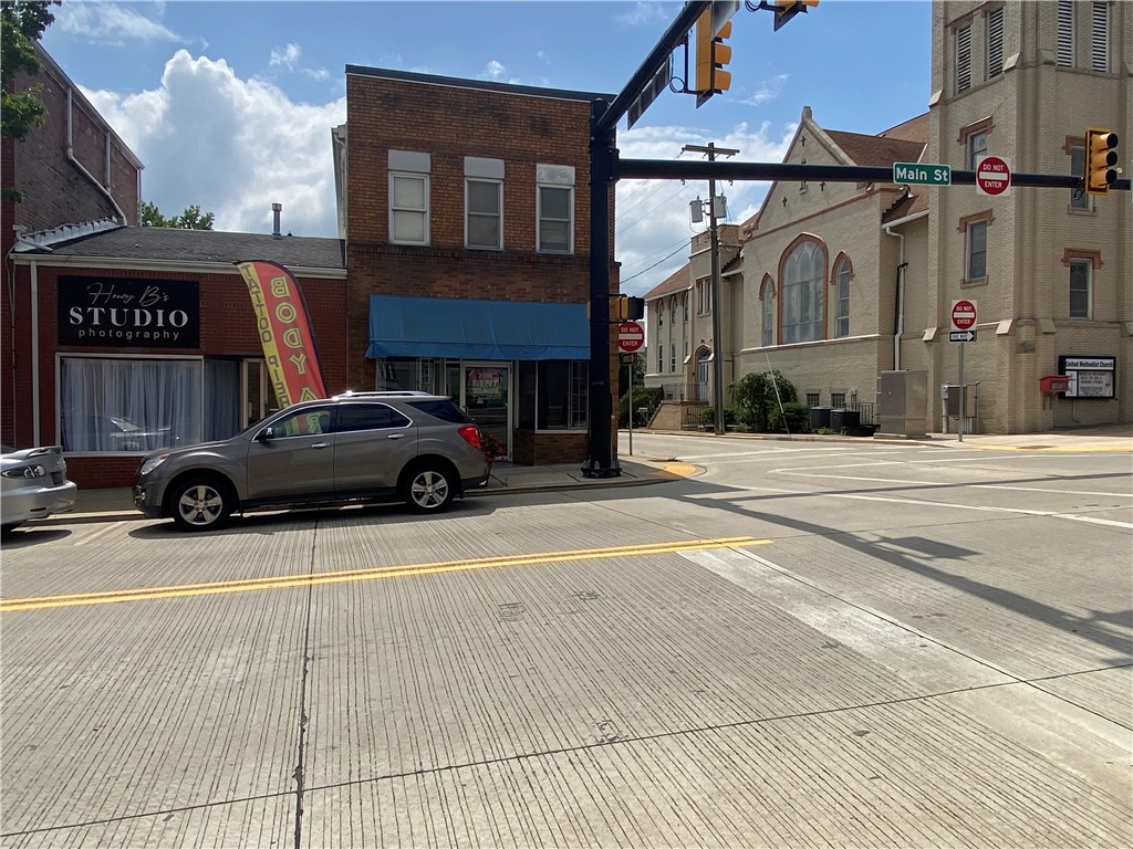 631 W Main St, Mt. Pleasant Twp WML, PA 15666 MLS 1621295