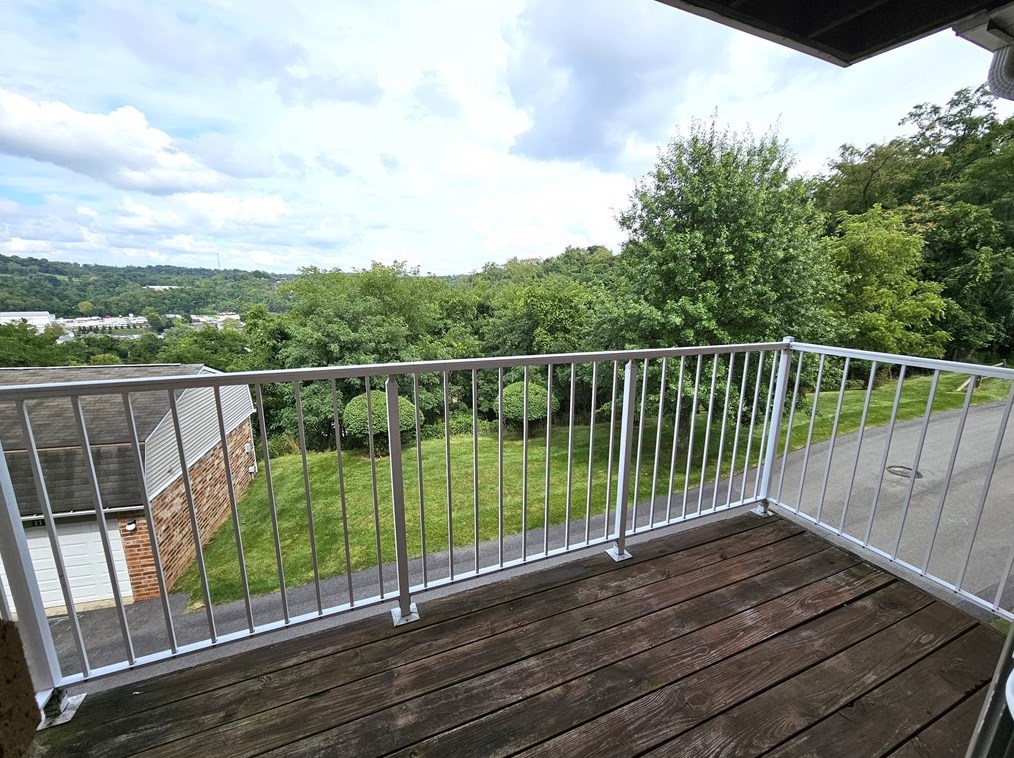 508 Clubhouse Dr, Washington PA  15301-6284 exterior