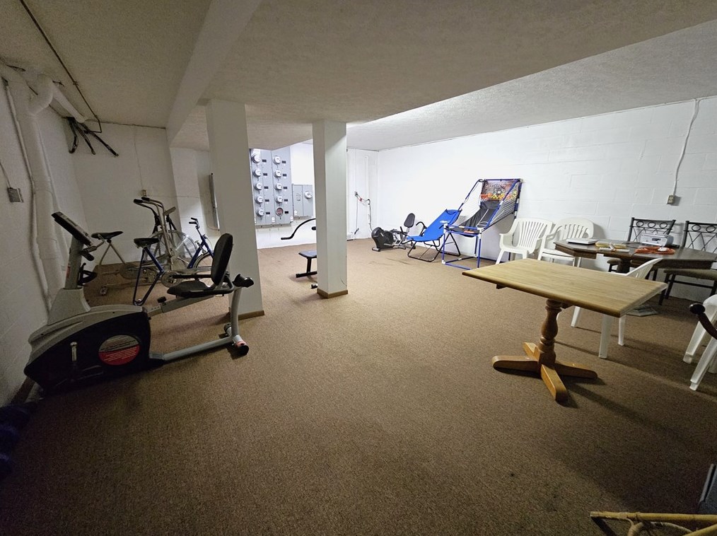 508 Clubhouse Dr, Washington PA  15301-6284 exterior
