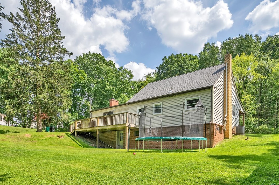 2583 Stonechip Dr, Allison Park PA  15101-2234 exterior