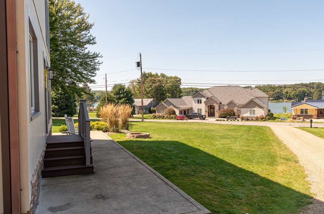 261 Latonka Dr, Mercer PA  16137-9366 exterior