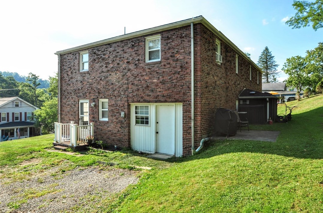 550 Mcclane Farm Rd, Washington PA  15301-6125 exterior
