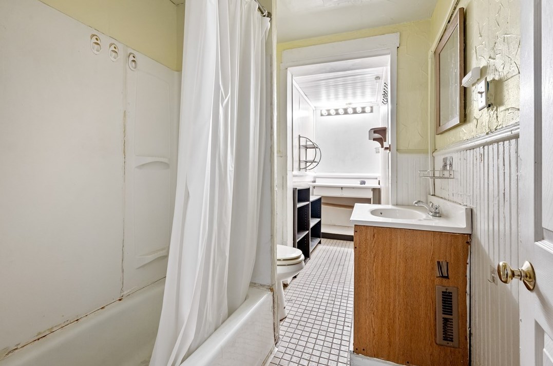 29 Westminster Ave, Greensburg PA  15601-2256 exterior