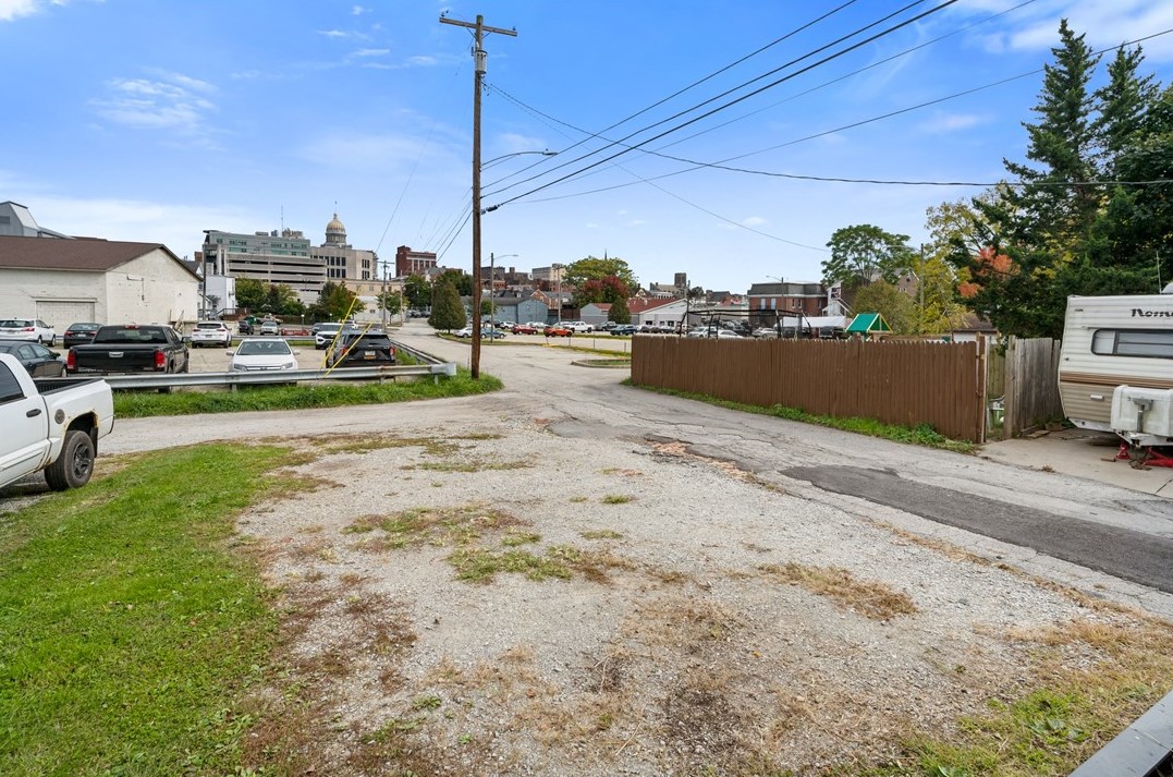 29 Westminster Ave, Greensburg PA  15601-2256 exterior