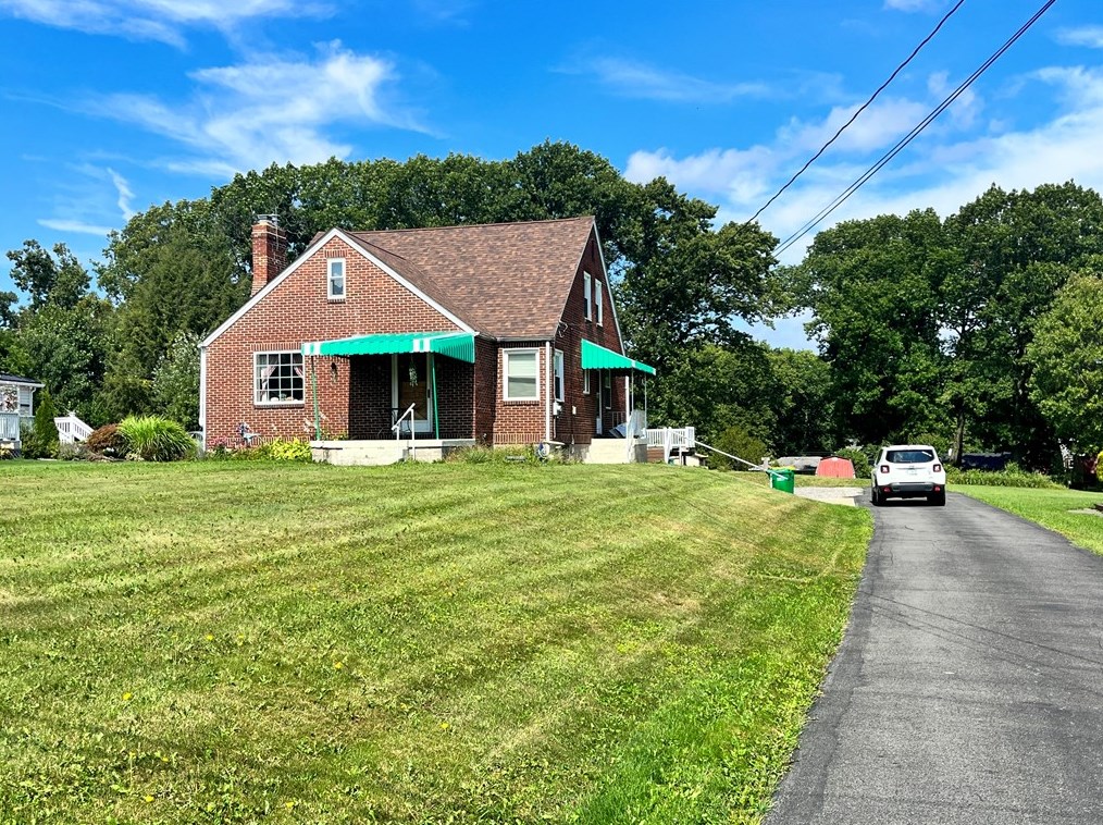 210 Rural Dr, Butler PA 16001-2559 exterior