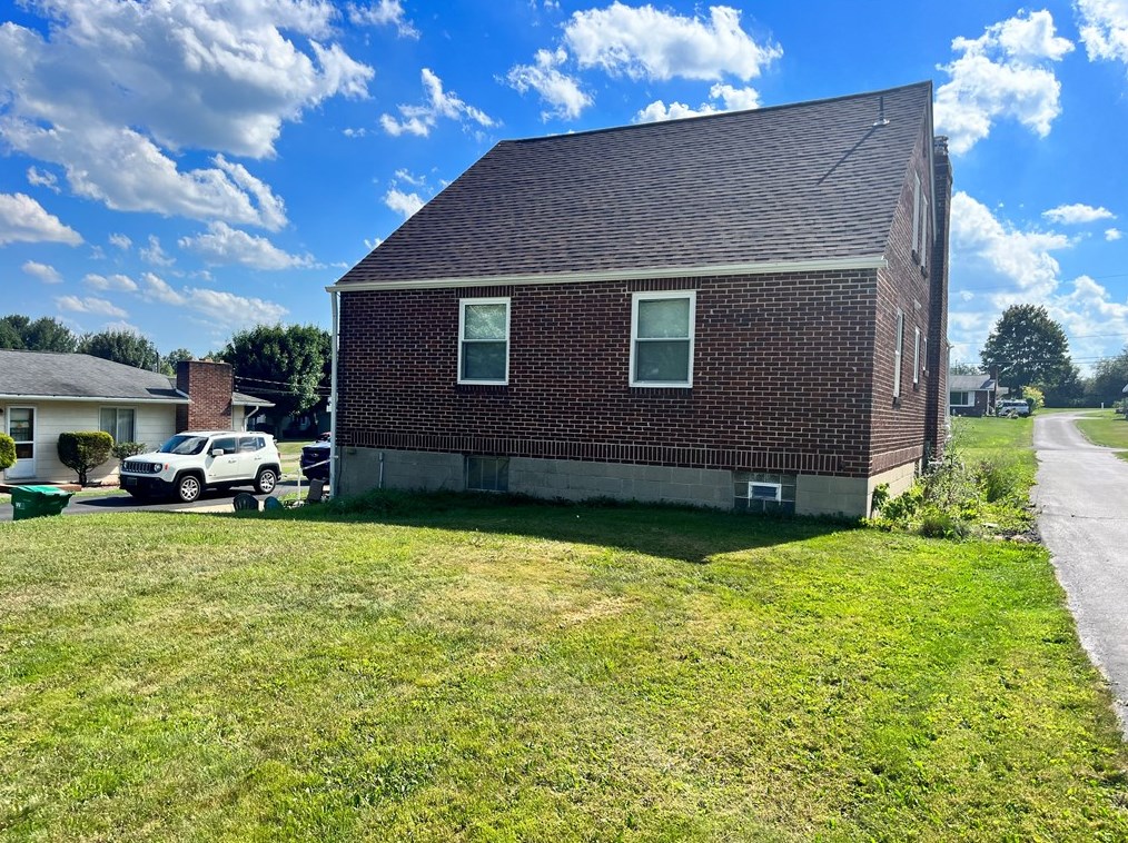 210 Rural Dr, Butler PA 16001-2559 exterior