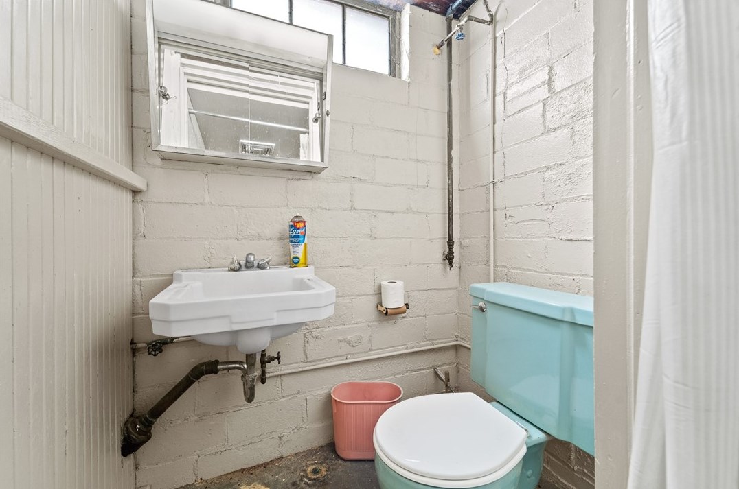 18-24 Wilson Ave, Washington PA exterior