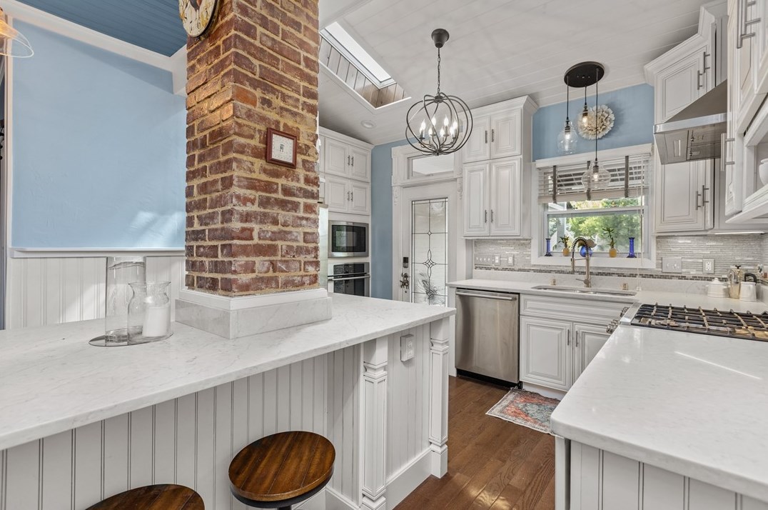 340 Grandview Ave, Zelienople PA  16063-1101 exterior