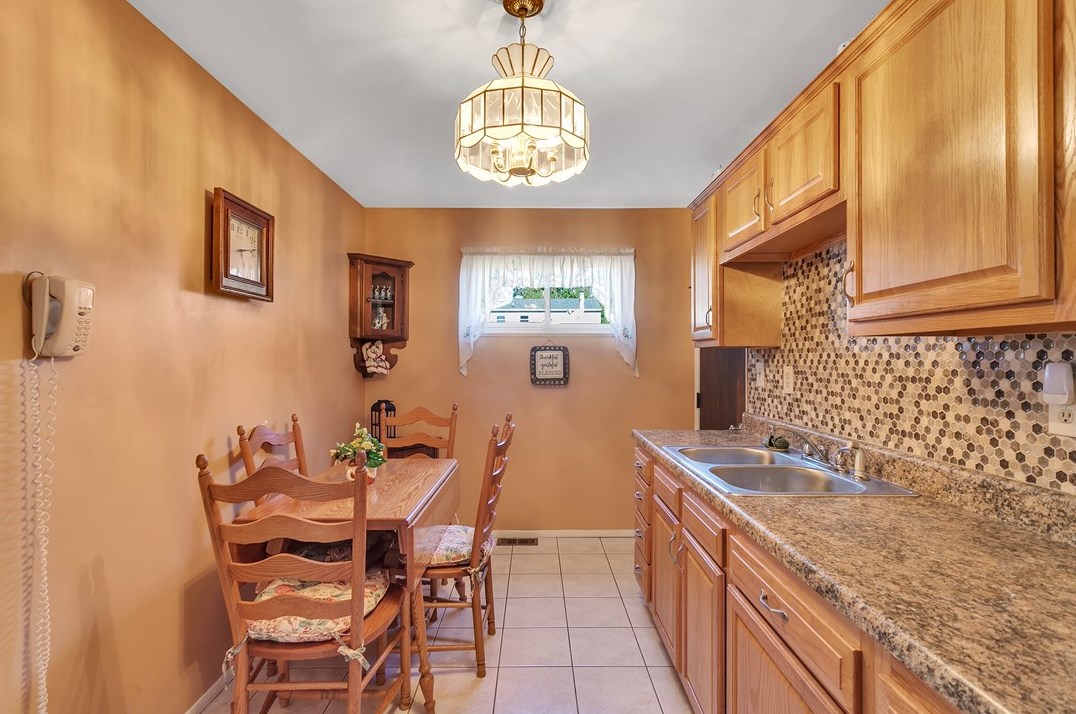 113 Longview Dr, North Huntingdon PA 15642-4720 exterior