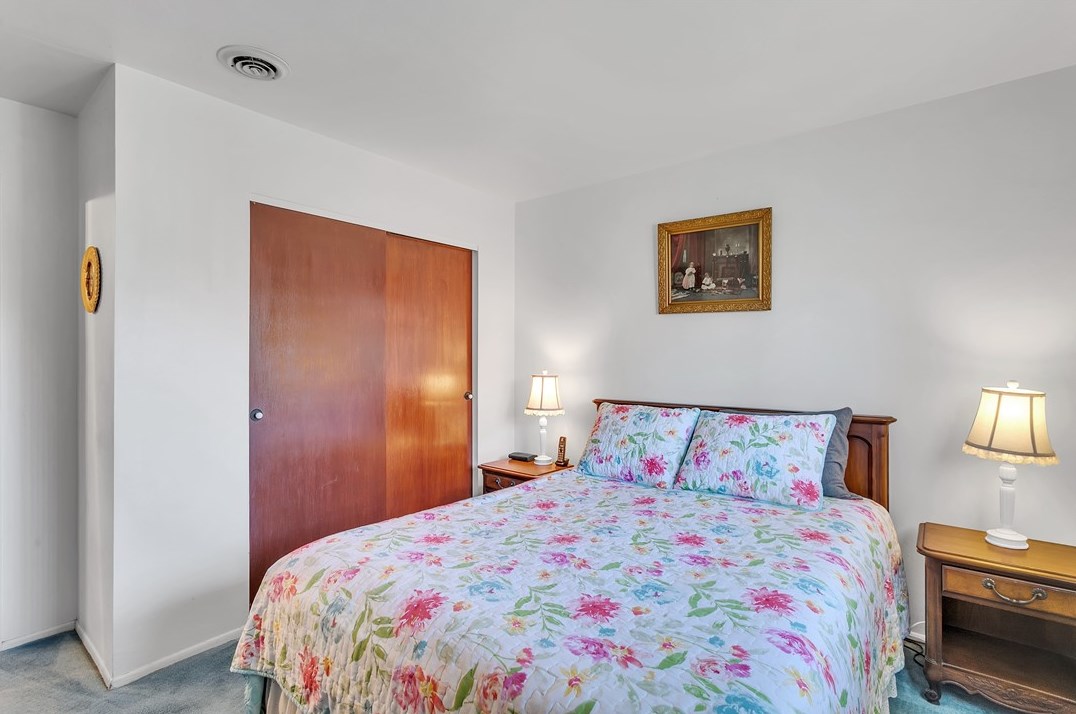 113 Longview Dr, North Huntingdon PA 15642-4720 exterior