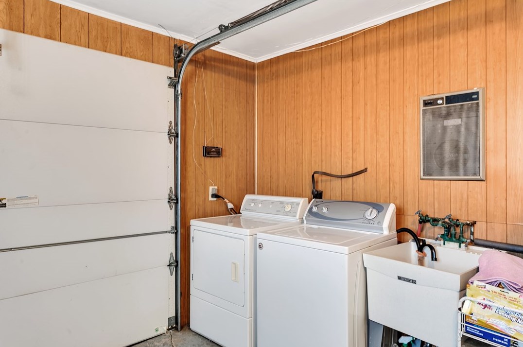 113 Longview Dr, North Huntingdon PA 15642-4720 exterior