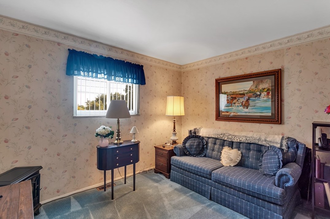 113 Longview Dr, North Huntingdon PA 15642-4720 exterior