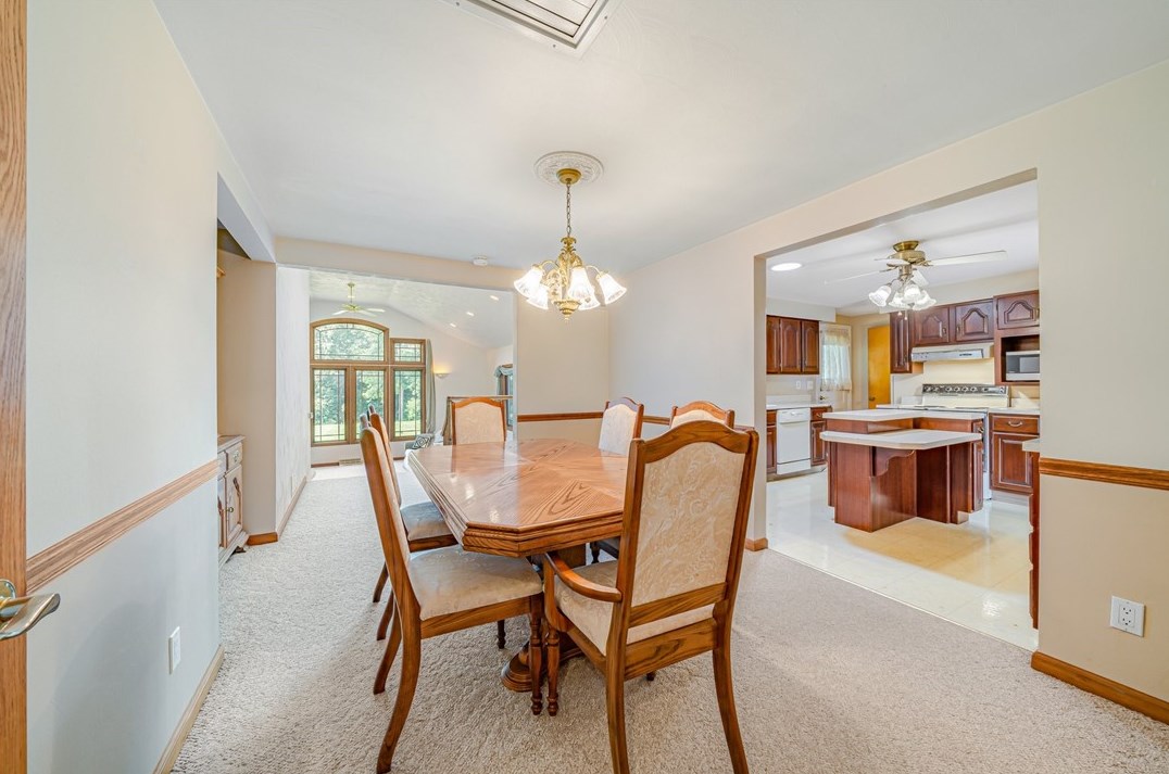 370 Cp St, North Huntingdon PA 15642-1394 exterior