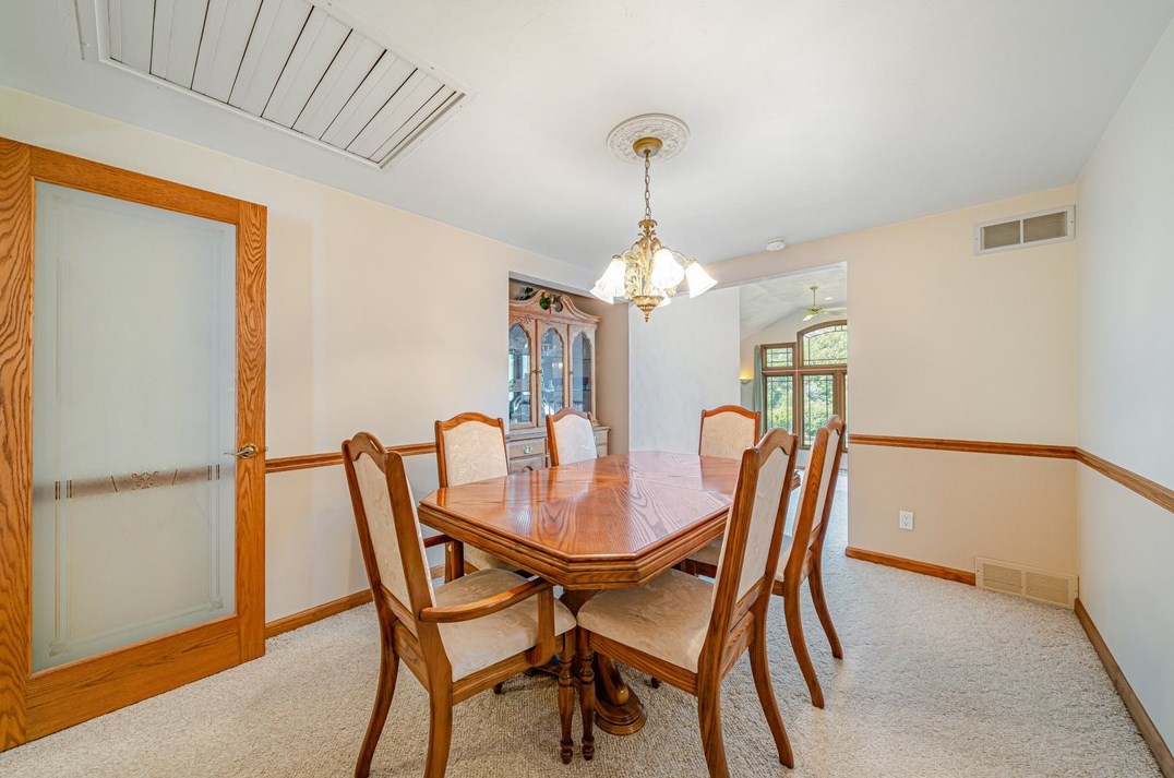 370 Cp St, North Huntingdon PA 15642-1394 exterior