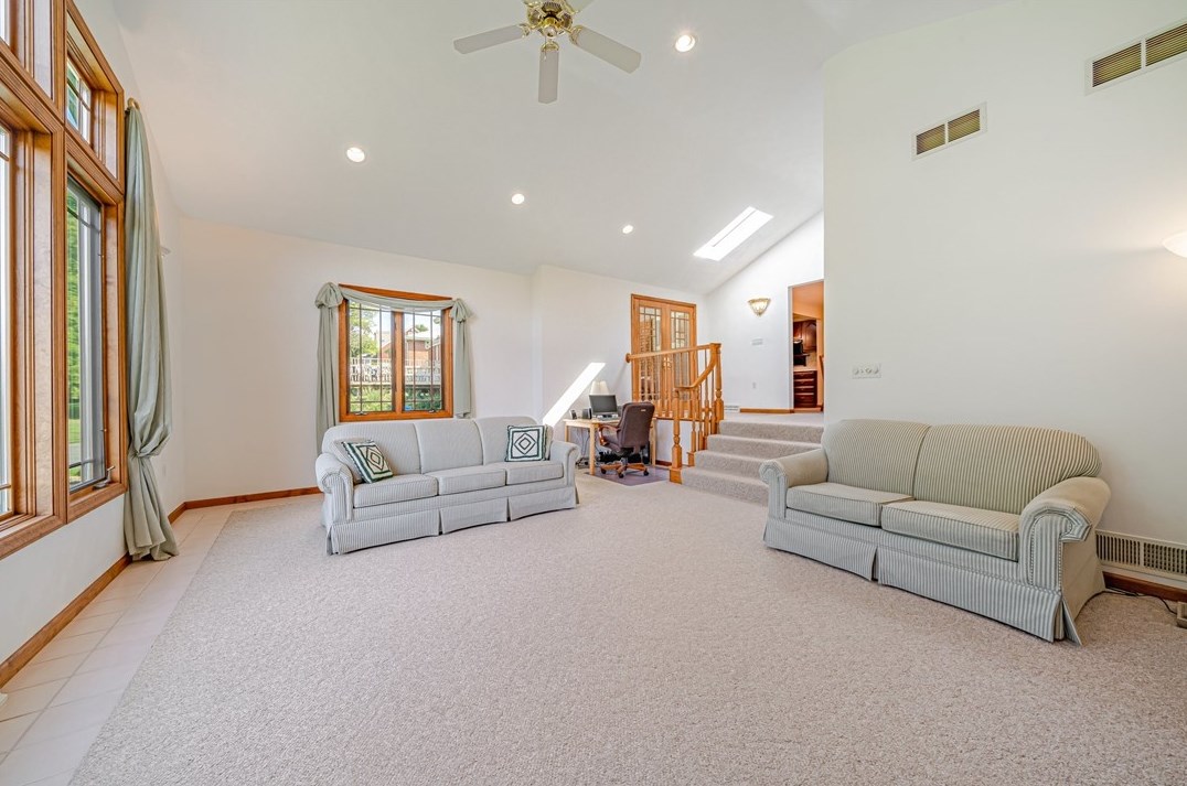 370 Cp St, North Huntingdon PA 15642-1394 exterior