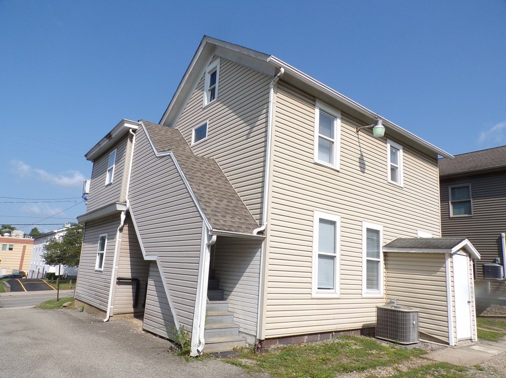 259 7th St, Indiana PA  15701-1809 exterior