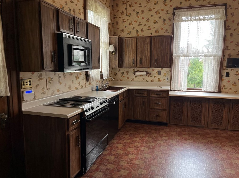 44 Stockton Ave, Oliphant Furnace PA  15401-2839 exterior