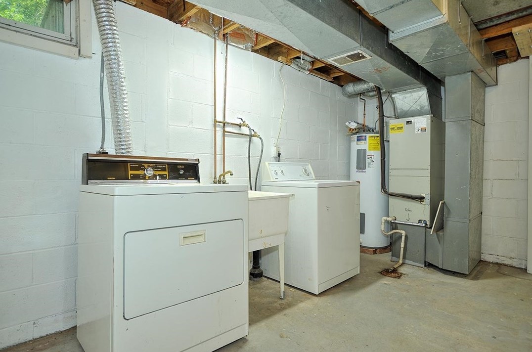 320 Sugar Maple Cir, Washington PA 15301-8324 exterior