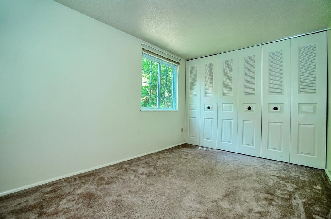 320 Sugar Maple Cir, Washington PA 15301-8324 exterior