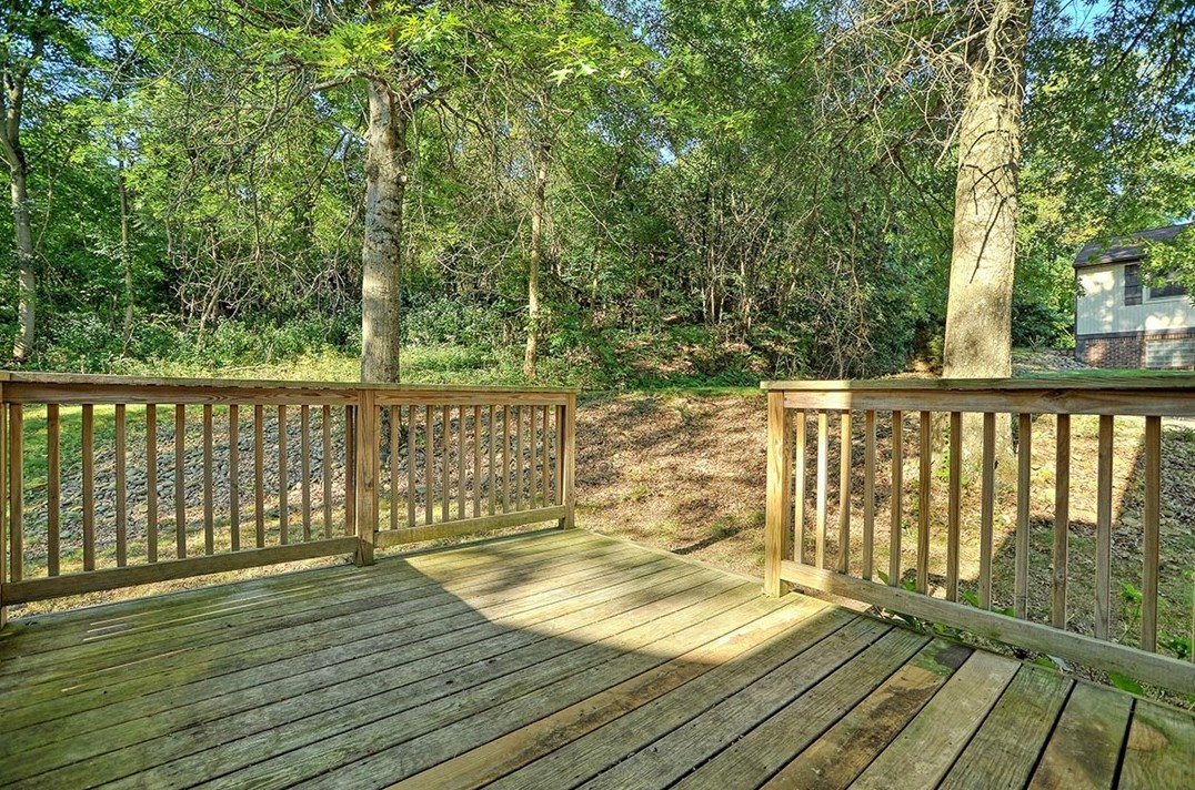 320 Sugar Maple Cir, Washington PA 15301-8324 exterior