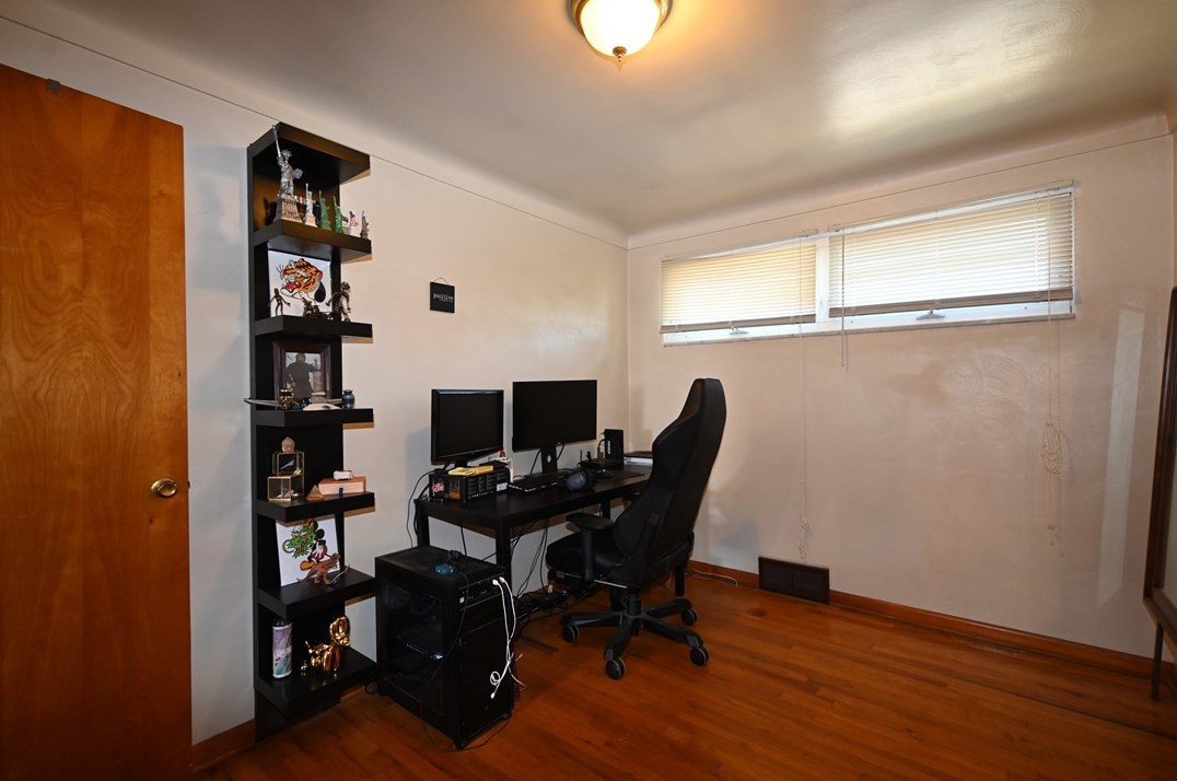 100 Un Ave, North Versailles PA 15137-1847 exterior