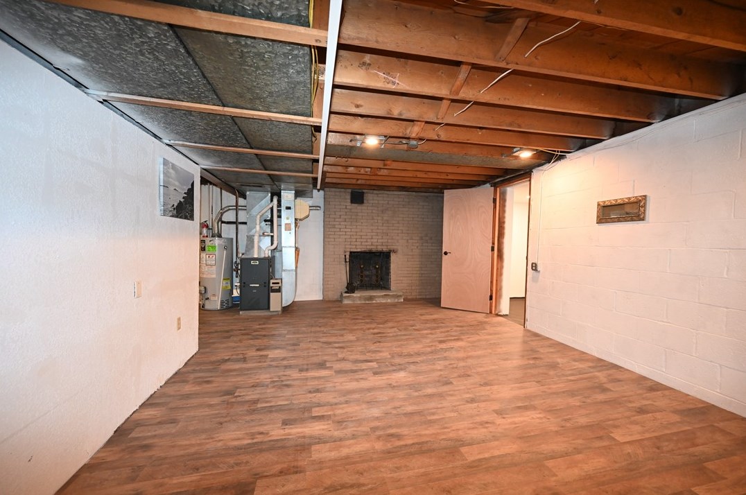 100 Un Ave, North Versailles PA 15137-1847 exterior