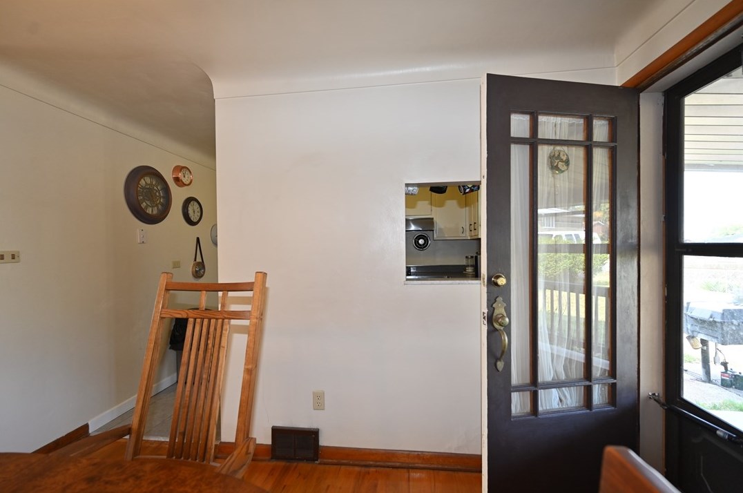 100 Un Ave, North Versailles PA 15137-1847 exterior