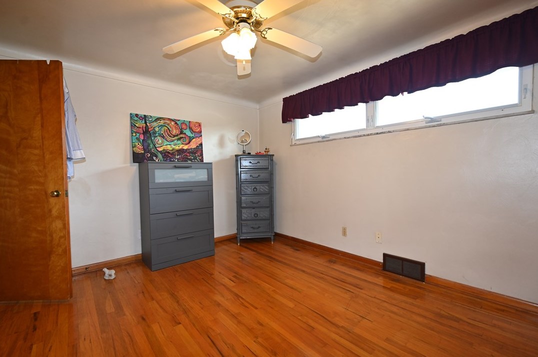 100 Un Ave, North Versailles PA 15137-1847 exterior