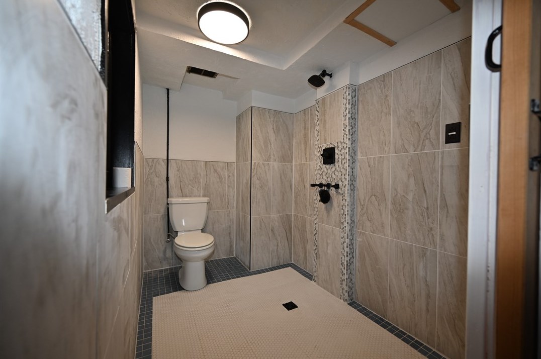 100 Un Ave, North Versailles PA 15137-1847 exterior