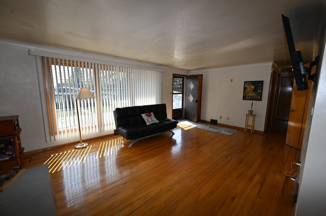 100 Un Ave, North Versailles PA 15137-1847 exterior