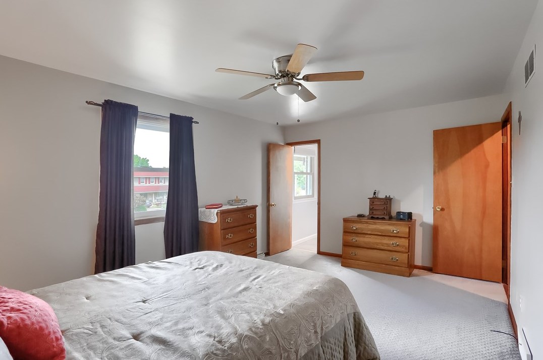 38 Fieldstone Pl, Zelienople PA  16063-9313 exterior