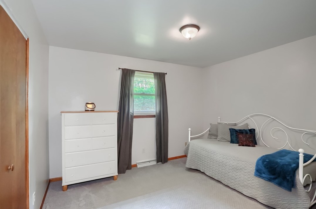 38 Fieldstone Pl, Zelienople PA  16063-9313 exterior