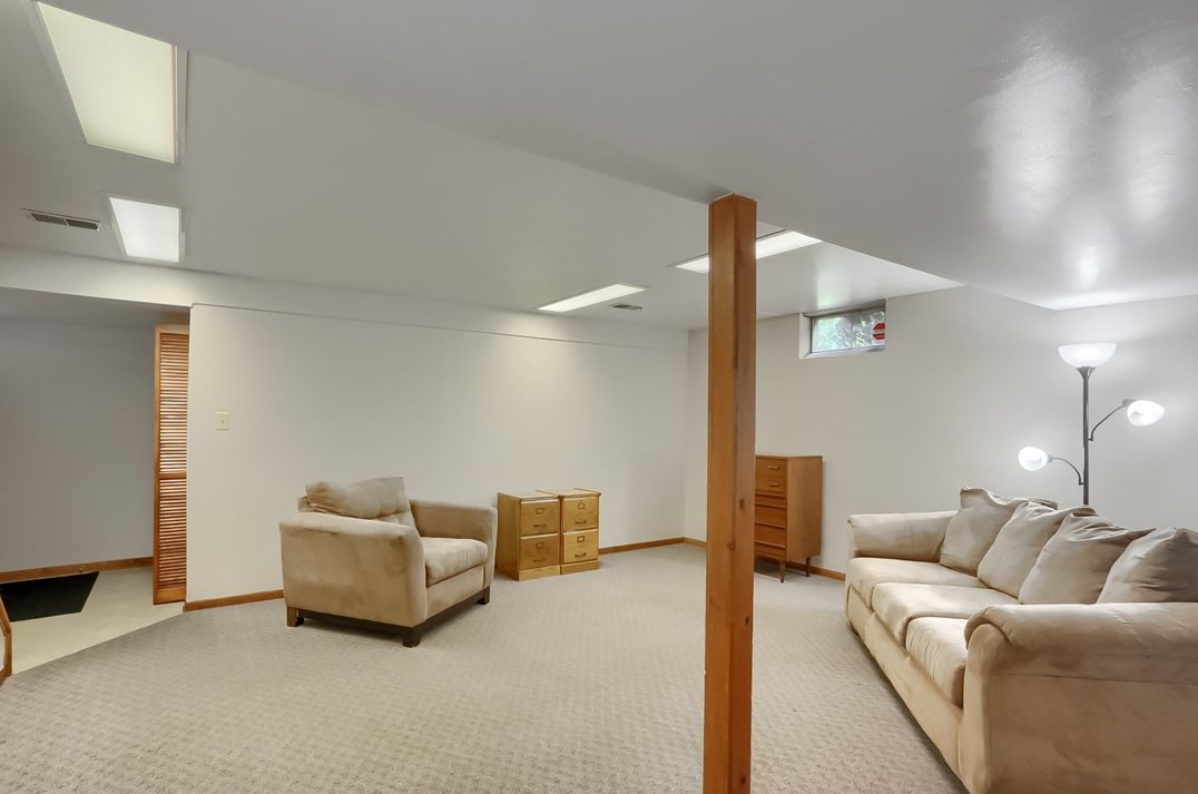 38 Fieldstone Pl, Zelienople PA  16063-9313 exterior