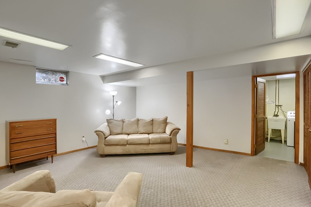 38 Fieldstone Pl, Zelienople PA  16063-9313 exterior