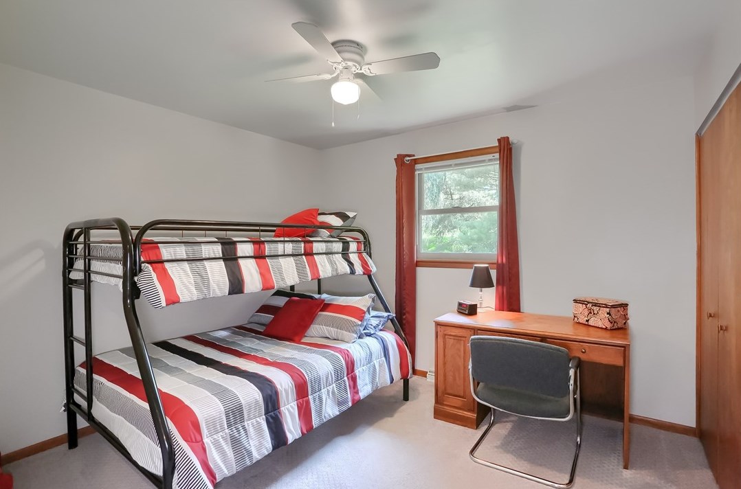 38 Fieldstone Pl, Zelienople PA  16063-9313 exterior