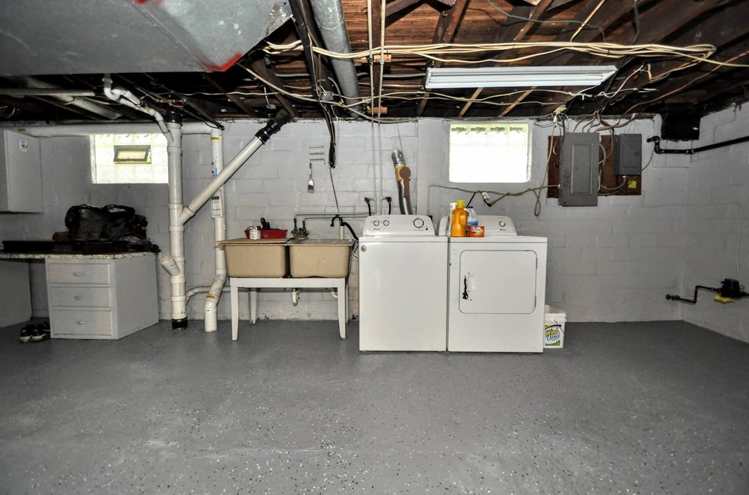 30 Huffman Ave, Washington PA  15301-6319 exterior